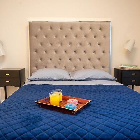 Luxurious Blue&Yellow Apartment In Kaunas Center Luaran gambar
