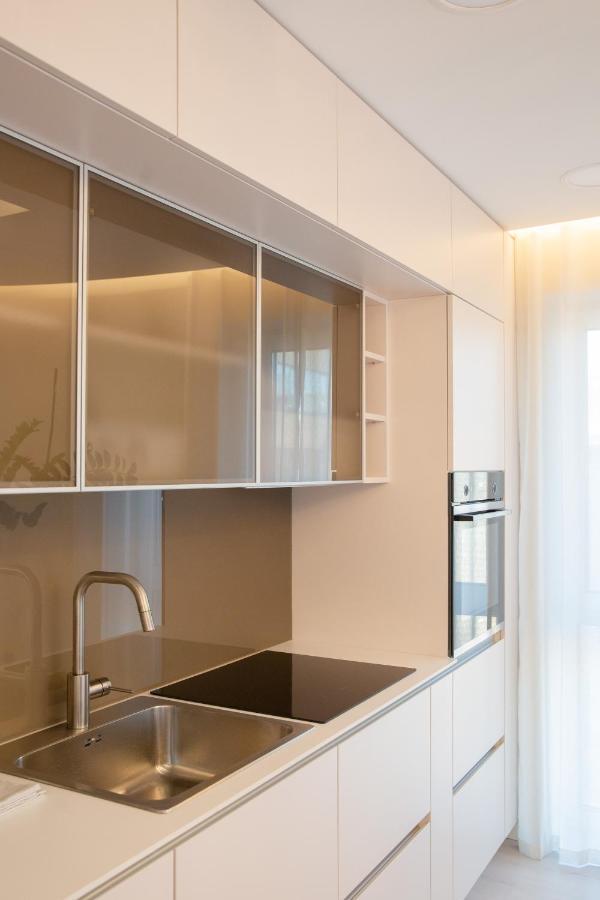 Luxurious Blue&Yellow Apartment In Kaunas Center Luaran gambar