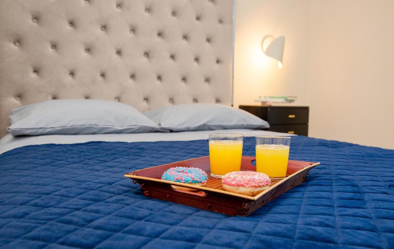 Luxurious Blue&Yellow Apartment In Kaunas Center Luaran gambar
